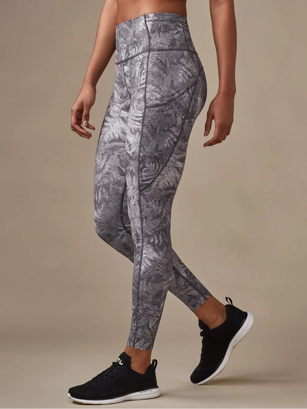 Lululemon Fast & Free 7/8 Tight Leggings Kindred Spirit Alpine White Multi